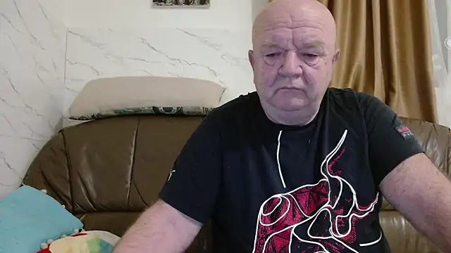 Snapshot of fullballs6 chatting on 03-02-26, 03:52 fullballs6 online show from 03-02-26, 03:52