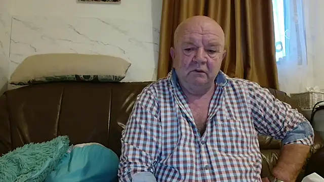 Snapshot of fullballs6 chatting on 03-03-26, 04:40 fullballs6 online show from 03-03-26, 04:40