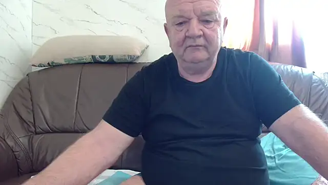 Snapshot of fullballs6 chatting on 03-05-26, 08:43 fullballs6 online show from 03-05-26, 08:43