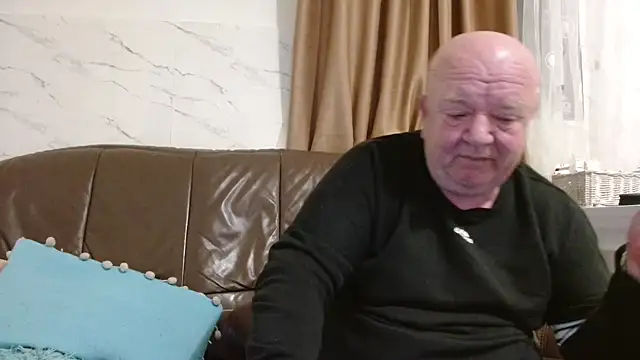 Snapshot of fullballs6 chatting on 03-12-26, 03:01 fullballs6 online show from 03-12-26, 03:01