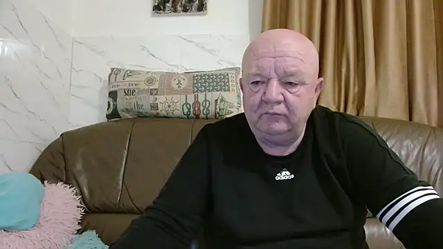 Snapshot of fullballs6 chatting on 03-17-26, 03:11 fullballs6 online show from 03-17-26, 03:11