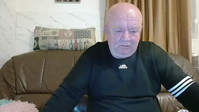 Snapshot of fullballs6 chatting on 03-18-26, 02:47 fullballs6 online show from 03-18-26, 02:47