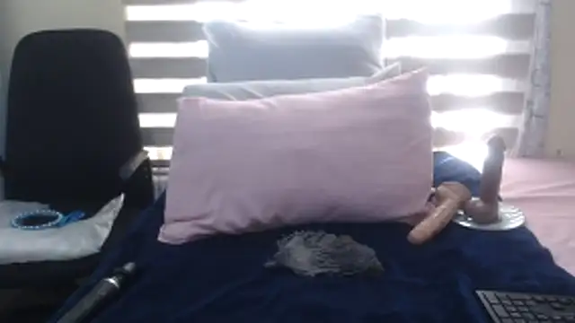 Foxybrownxx1 online show from 06-16-26, 07:11