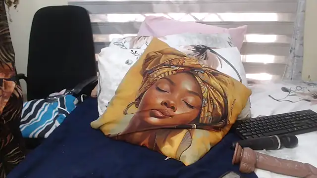 Foxybrownxx1 online show from 06-18-26, 06:46
