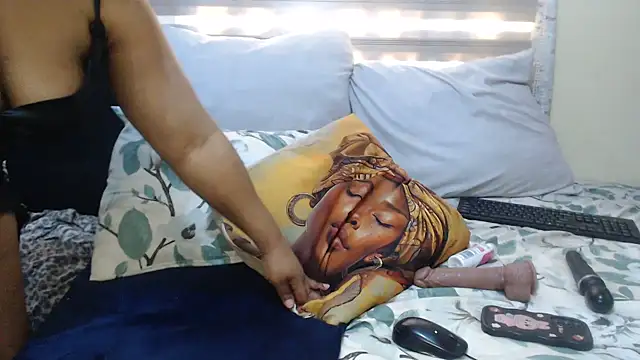 Foxybrownxx1 online show from 06-24-26, 03:11