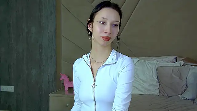 MaliaLandre online show from 02-24-25, 02:15