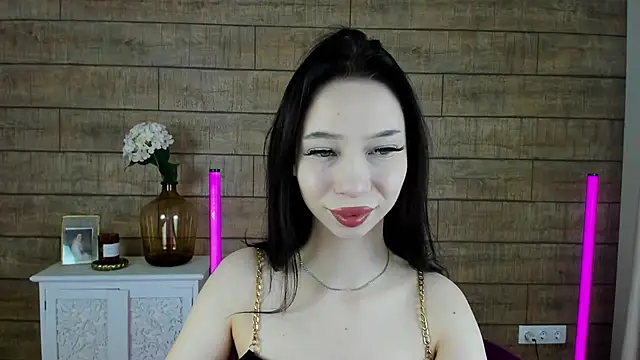 MaliaLandre online show from 03-14-25, 05:38