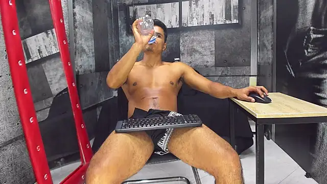 Snapshot of Derek_Lustfordx chatting on 01-06-25, 05:38 Derek Lustfordx online show from 01-06-25, 05:38