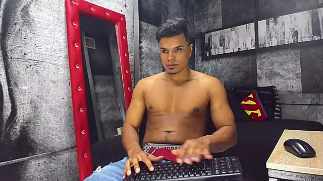 Snapshot of Derek_Lustfordx chatting on 01-16-25, 11:15 Derek Lustfordx online show from 01-16-25, 11:15
