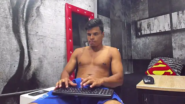 Snapshot of Derek_Lustfordx chatting on 02-07-25, 11:23 Derek Lustfordx online show from 02-07-25, 11:23