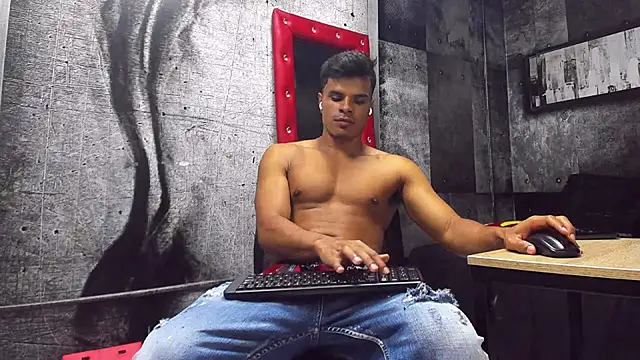 Snapshot of Derek_Lustfordx chatting on 02-22-25, 11:13 Derek Lustfordx online show from 02-22-25, 11:13