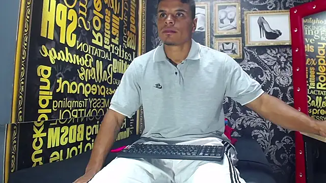 Snapshot of Derek_Lustfordx chatting on 09-17-25, 11:23 Derek Lustfordx online show from 09-17-25, 11:23