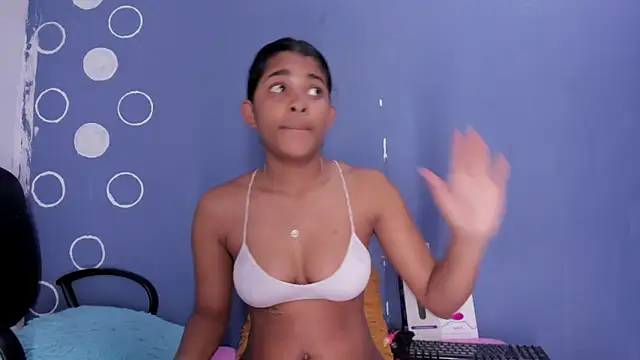 Snapshot of aitanacortes chatting on 03-21-25, 01:23 aitanacortes online show from 03-21-25, 01:23