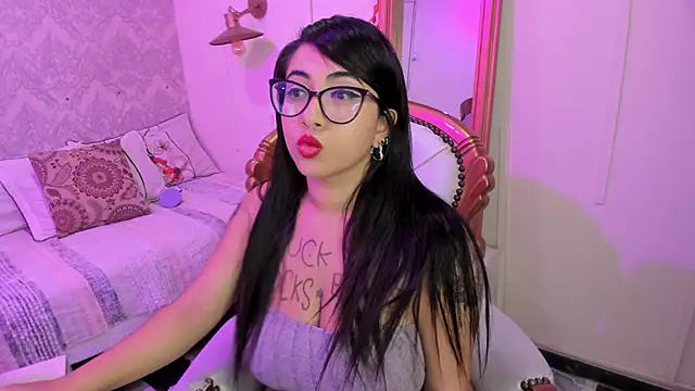 Snapshot of Sexy_cristall_ chatting on 03-02-25, 10:03 Sexy cristall online show from 03-02-25, 10:03