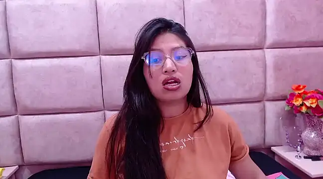 Snapshot of Miaa_Smiith_ chatting on 01-05-25, 06:24 Miaa Smiith online show from 01-05-25, 06:24