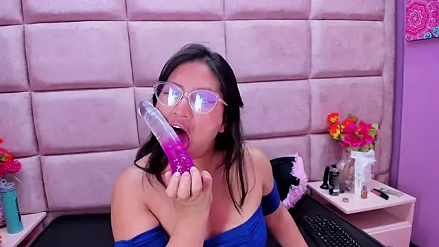 Snapshot of Miaa_Smiith_ chatting on 03-21-25, 06:05 Miaa Smiith online show from 03-21-25, 06:05