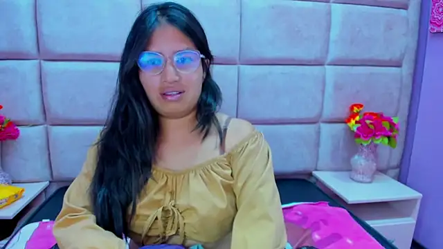 Snapshot of Miaa_Smiith_ chatting on 03-23-25, 03:10 Miaa Smiith online show from 03-23-25, 03:10