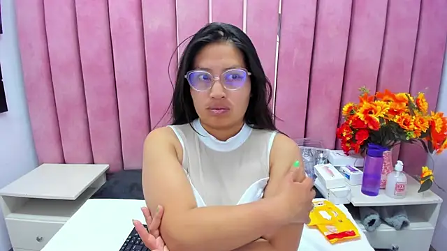 Snapshot of Miaa_Smiith_ chatting on 10-26-25, 03:56 Miaa Smiith online show from 10-26-25, 03:56