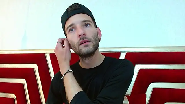 Christopher saint online show from 04-14-26, 01:50