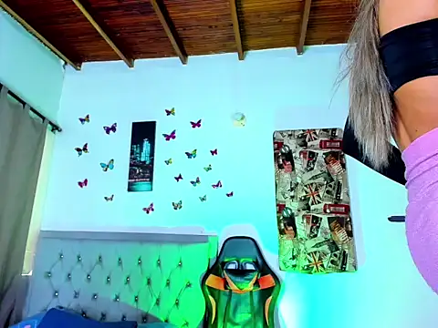 Ambarhilton online show from 12-04-25, 05:32