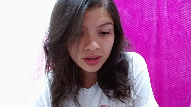 Snapshot of VaneGold chatting on 09-10-25, 03:17 VaneGold online show from 09-10-25, 03:17