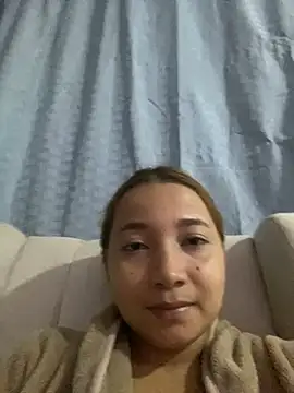 Snapshot of queen_angelique chatting on 02-13-25, 05:16 queen angelique online show from 02-13-25, 05:16