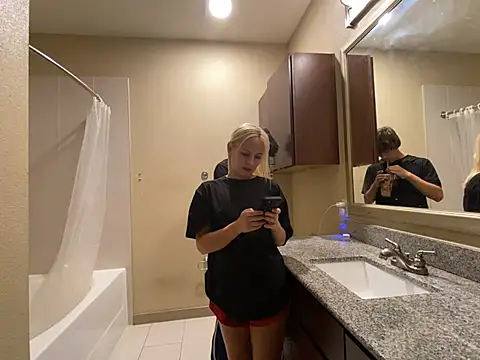 girlfriendmissy online show from 12-22-24, 03:33