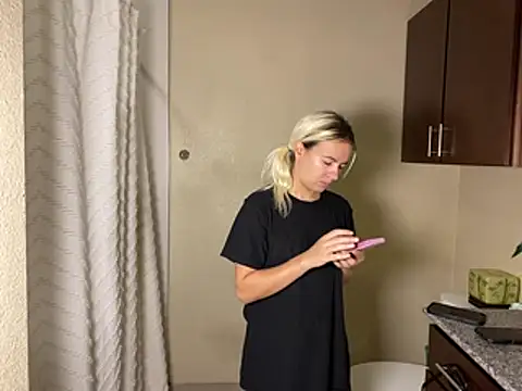 Snapshot of girlfriendmissy chatting on 03-14-26, 05:29 girlfriendmissy online show from 03-14-26, 05:29