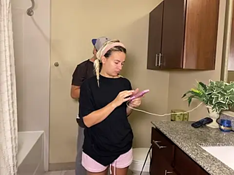 Snapshot of girlfriendmissy chatting on 03-15-26, 04:57 girlfriendmissy online show from 03-15-26, 04:57