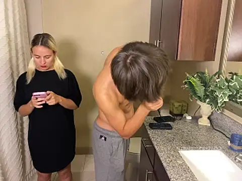 Snapshot of girlfriendmissy chatting on 03-28-26, 04:28 girlfriendmissy online show from 03-28-26, 04:28