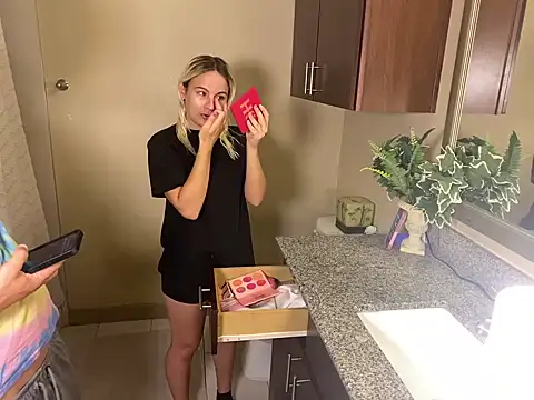 Snapshot of girlfriendmissy chatting on 03-29-26, 03:56 girlfriendmissy online show from 03-29-26, 03:56