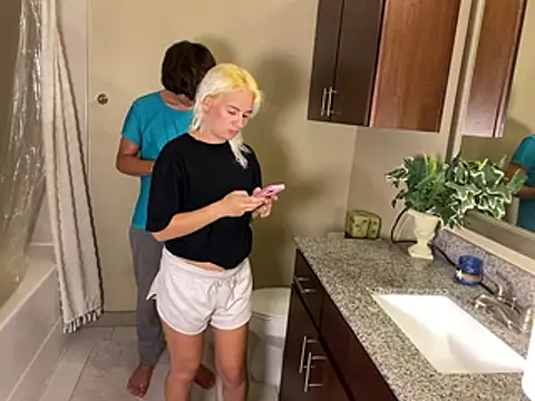 Snapshot of girlfriendmissy chatting on 04-04-26, 12:09 girlfriendmissy online show from 04-04-26, 12:09