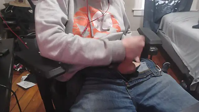 Snapshot of chicostick413 chatting on 12-20-24, 06:13 chicostick413 online show from 12-20-24, 06:13