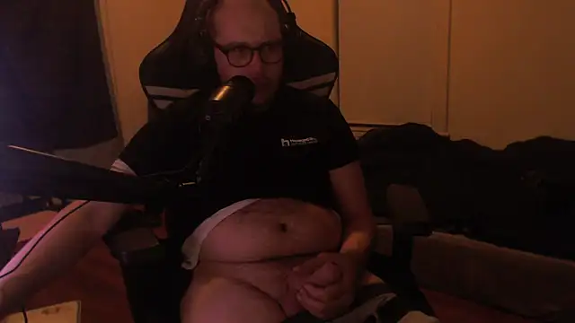 Snapshot of chicostick413 chatting on 09-18-25, 02:35 chicostick413 online show from 09-18-25, 02:35