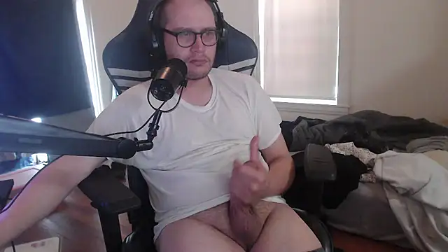 Snapshot of chicostick413 chatting on 09-18-25, 03:36 chicostick413 online show from 09-18-25, 03:36