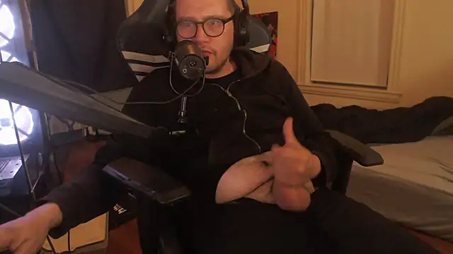 Snapshot of chicostick413 chatting on 09-21-25, 12:01 chicostick413 online show from 09-21-25, 12:01