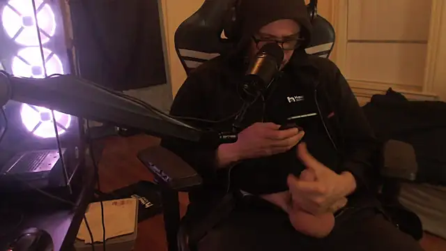 Snapshot of chicostick413 chatting on 09-21-25, 11:50 chicostick413 online show from 09-21-25, 11:50