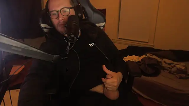 Snapshot of chicostick413 chatting on 09-26-25, 12:25 chicostick413 online show from 09-26-25, 12:25