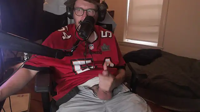 Snapshot of chicostick413 chatting on 09-27-25, 07:30 chicostick413 online show from 09-27-25, 07:30