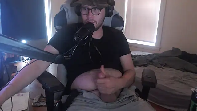 Snapshot of chicostick413 chatting on 09-28-25, 04:45 chicostick413 online show from 09-28-25, 04:45