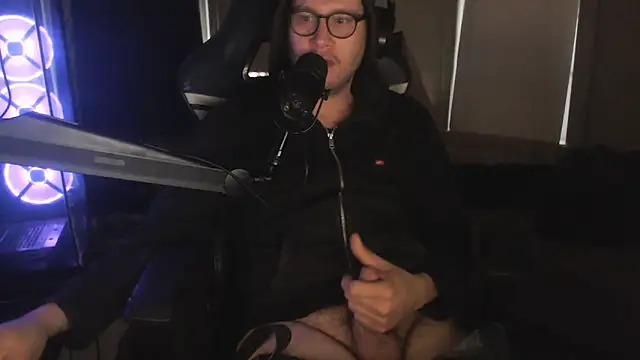 Snapshot of chicostick413 chatting on 10-31-25, 12:50 chicostick413 online show from 10-31-25, 12:50