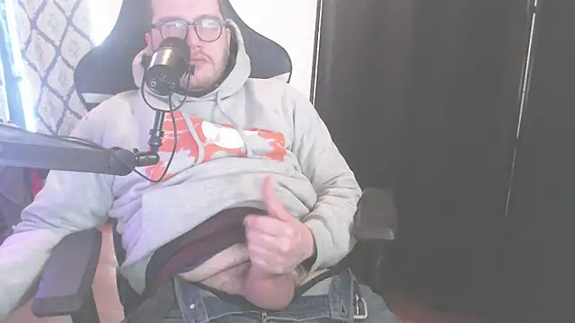 Snapshot of chicostick413 chatting on 02-02-26, 02:38 chicostick413 online show from 02-02-26, 02:38