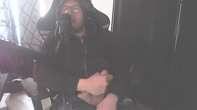 Snapshot of chicostick413 chatting on 02-04-26, 04:46 chicostick413 online show from 02-04-26, 04:46