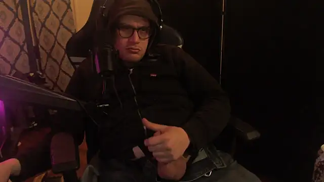 Snapshot of chicostick413 chatting on 02-06-26, 02:16 chicostick413 online show from 02-06-26, 02:16