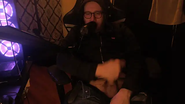 Snapshot of chicostick413 chatting on 02-13-26, 01:56 chicostick413 online show from 02-13-26, 01:56