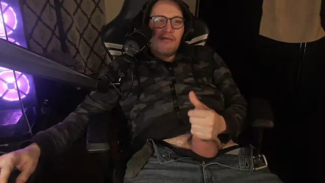 Snapshot of chicostick413 chatting on 02-13-26, 11:45 chicostick413 online show from 02-13-26, 11:45