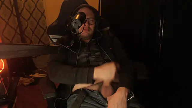 Snapshot of chicostick413 chatting on 02-16-26, 03:24 chicostick413 online show from 02-16-26, 03:24