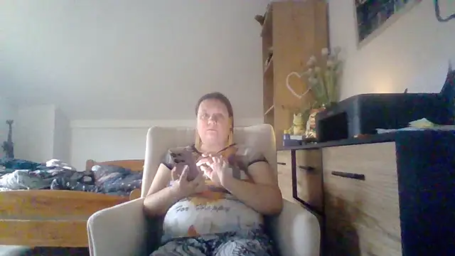 Snapshot of ReifeVenna chatting on 09-28-25, 03:06 ReifeVenna online show from 09-28-25, 03:06