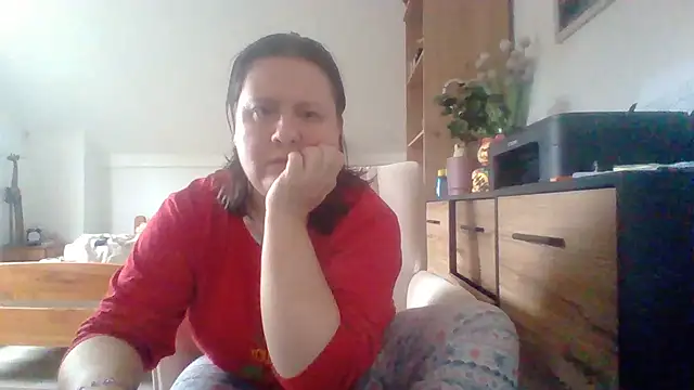 Snapshot of ReifeVenna chatting on 10-11-25, 07:18 ReifeVenna online show from 10-11-25, 07:18