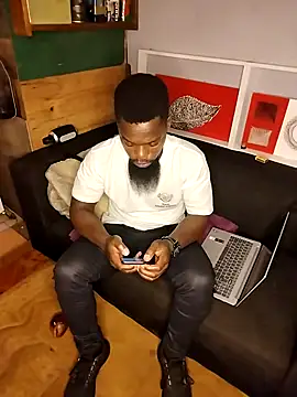 Chocolate factory man online show from 03-17-25, 09:34